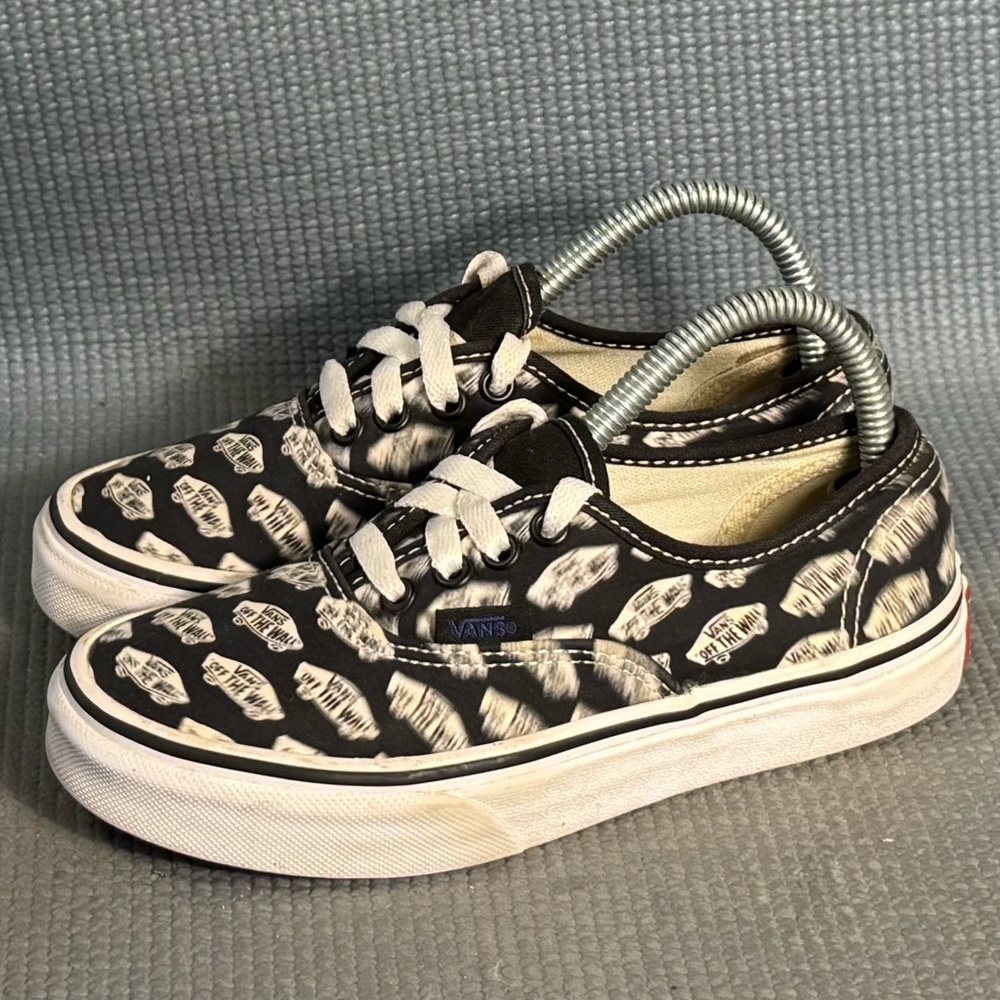 Vans‎ Off The Wall Blur Boards Low Top Grunge Skater Shoes Kids’ Size 1.5 Y